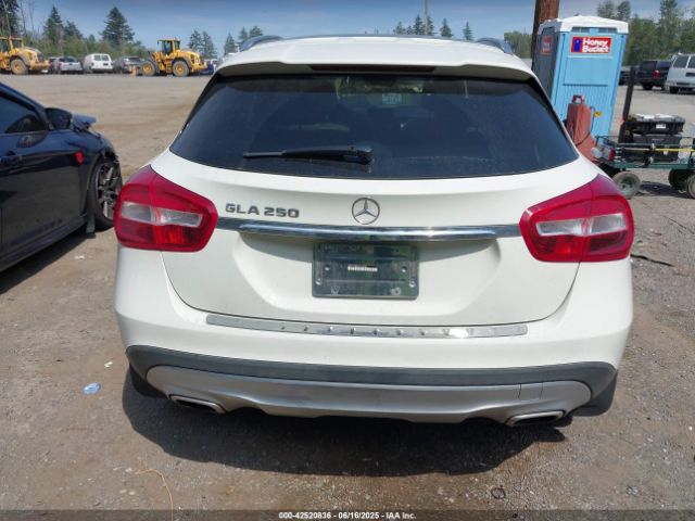 WDCTG4EB1FJ136886 Mercedes-Benz GLA-Class