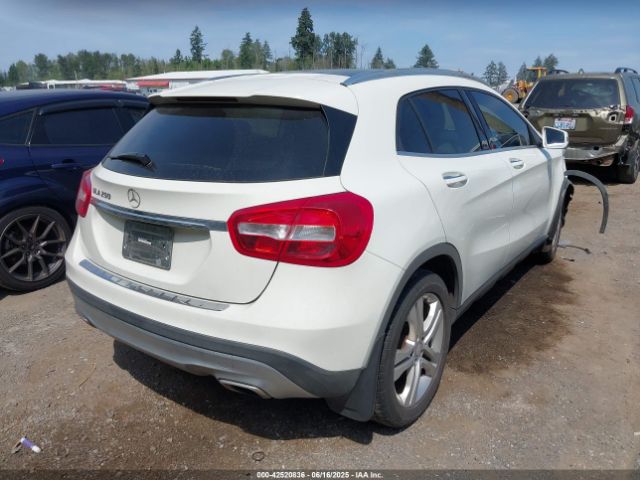 WDCTG4EB1FJ136886 Mercedes-Benz GLA-Class