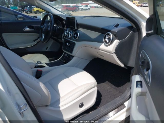 WDCTG4EB1FJ136886 Mercedes-Benz GLA-Class