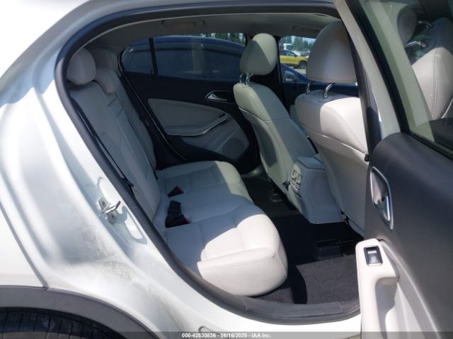 WDCTG4EB1FJ136886 Mercedes-Benz GLA-Class