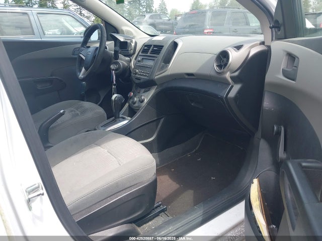 1G1JA6SHXF4134063 Chevrolet luw