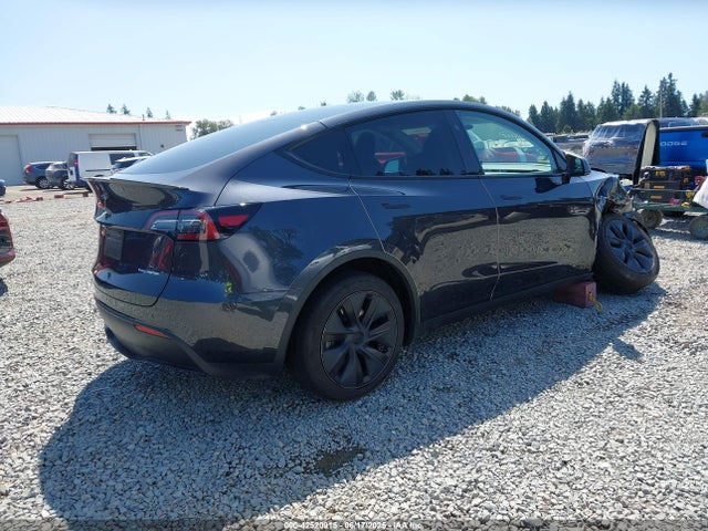 2024 TESLA MODEL Y 7SAYGAEEXRF180212 Photo 3