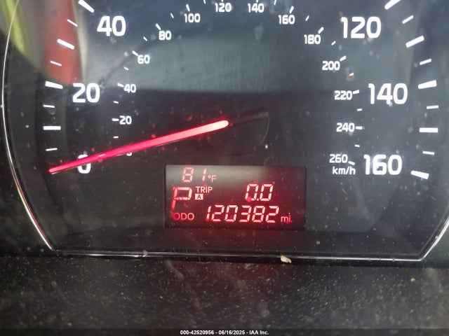 5XYKTCA60EG526747 KIA SORENTO LX