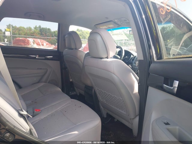 5XYKTCA60EG526747 KIA SORENTO LX