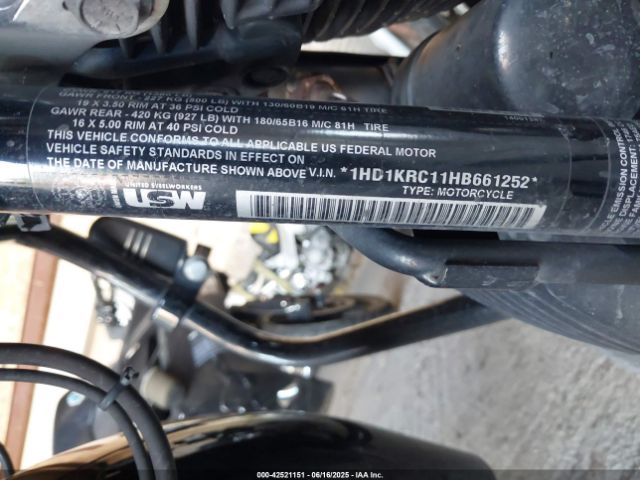 2017 HARLEY-DAVIDSON FLHXS 1HD1KRC11HB661252 Photo 9