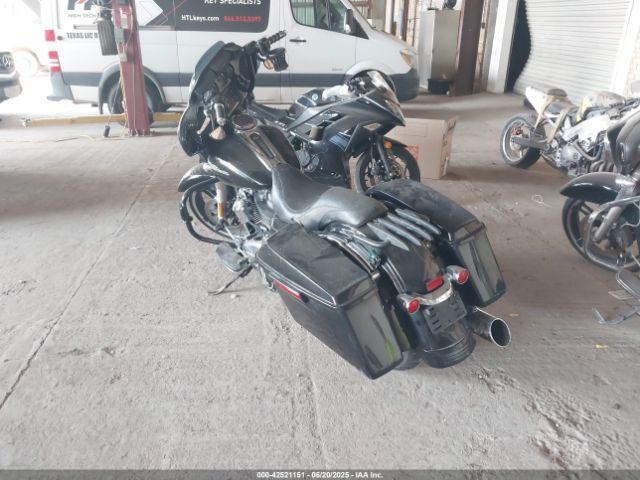 2017 HARLEY-DAVIDSON FLHXS 1HD1KRC11HB661252 Photo 2