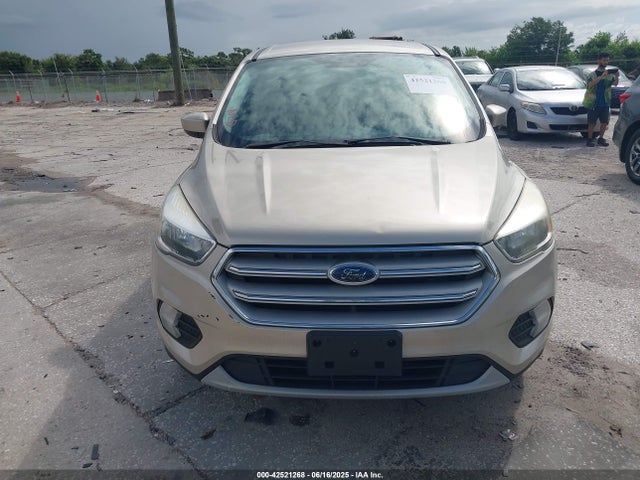 1FMCU9G9XHUF11239 Ford ESCAPE SE