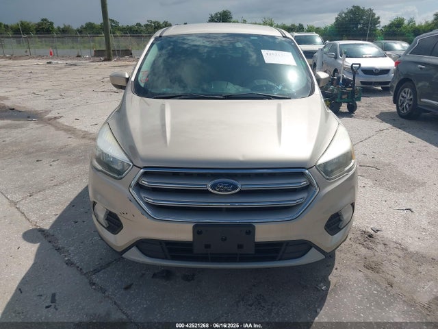 1FMCU9G9XHUF11239 Ford ESCAPE SE