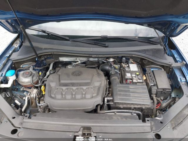 3VV2B7AX0JM073361 Volkswagen Tiguan