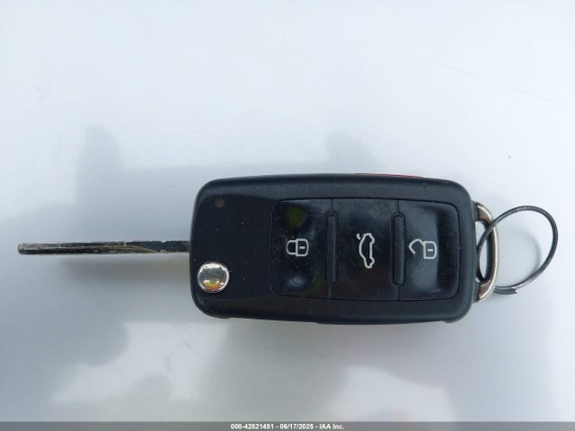 1VWAA7A34JC012135 Volkswagen 2.0 tsi