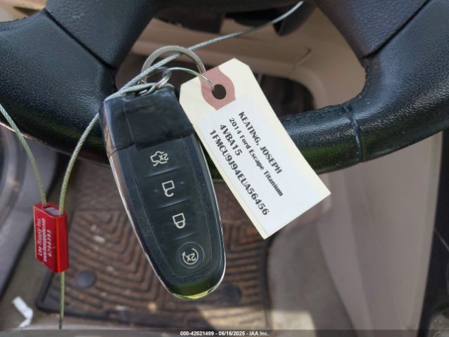 1FMCU9J94EUA56456 Ford Escape Titanium