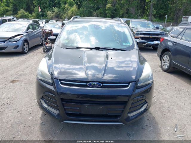 1FMCU9J94EUA56456 Ford Escape Titanium