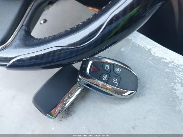 2011 JAGUAR XJ SAJWA2GB4BLV05133 Photo 10