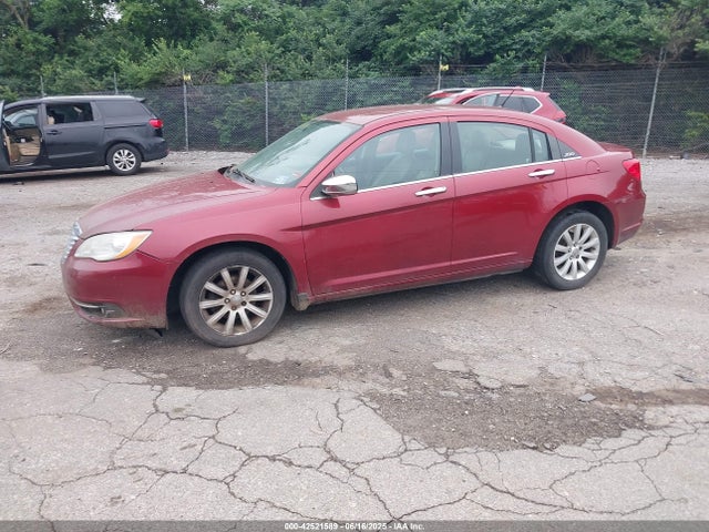 Chrysler 200 2014 1C3CCBCG5EN198775 Image 2