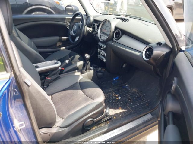 2008 MINI COOPER WMWMF33548TU67227 Photo 4