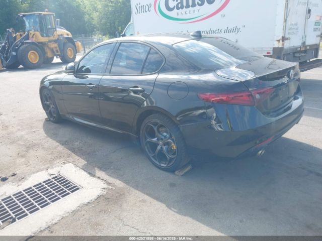 2018 ALFA ROMEO GIULIA ZARFAEEN8J7597857 Photo 2