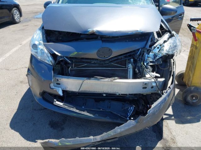2014 TOYOTA PRIUS V JTDZN3EU6EJ005646 Photo 5