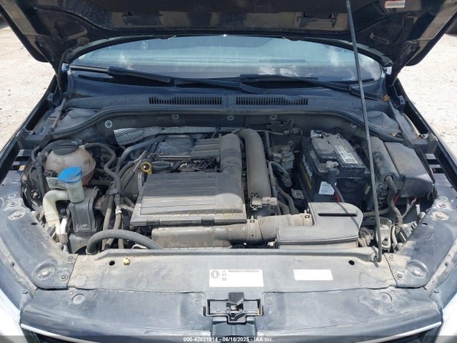 3VWD67AJ8GM388132 Volkswagen 2016