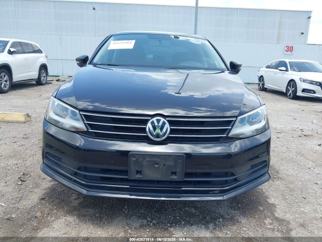 3VWD67AJ8GM388132 Volkswagen 2016