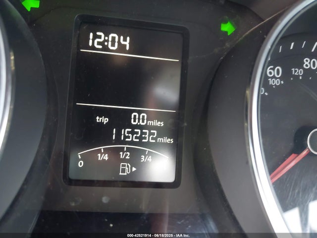 3VWD67AJ8GM388132 Volkswagen 2016