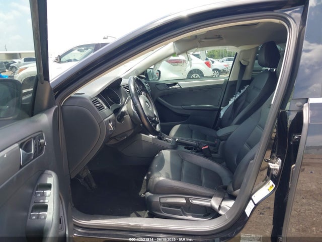 3VWD67AJ8GM388132 Volkswagen 2016