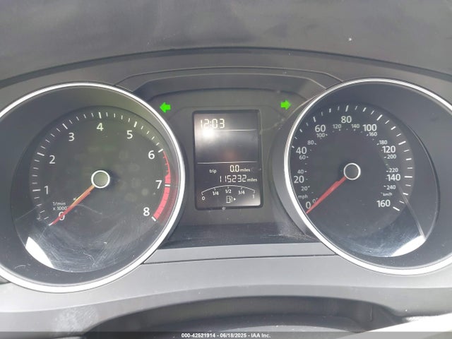 3VWD67AJ8GM388132 Volkswagen 2016