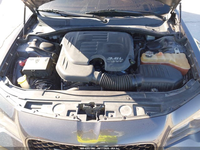 2C3CCAAG8KH655290 Chrysler 300