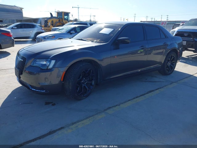 2C3CCAAG8KH655290 Chrysler 300