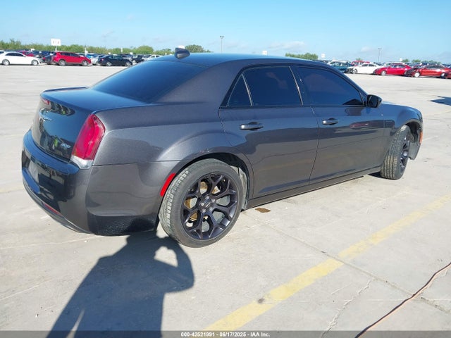 2C3CCAAG8KH655290 Chrysler 300