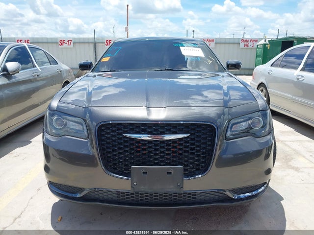 2C3CCAAG8KH655290 Chrysler 300
