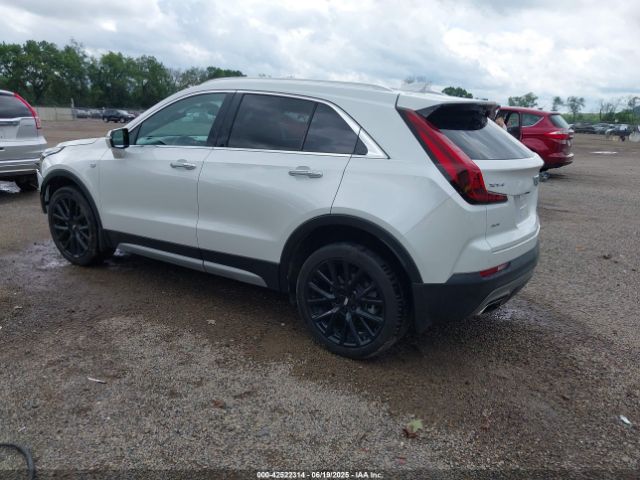 2022 CADILLAC XT4 1GYFZDR42NF128199 Photo 2