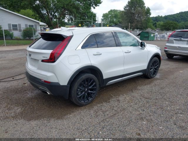 2022 CADILLAC XT4 1GYFZDR42NF128199 Photo 3