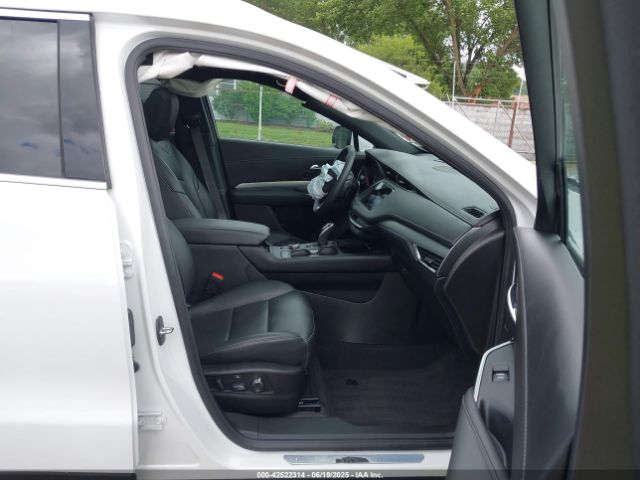 2022 CADILLAC XT4 1GYFZDR42NF128199 Photo 4