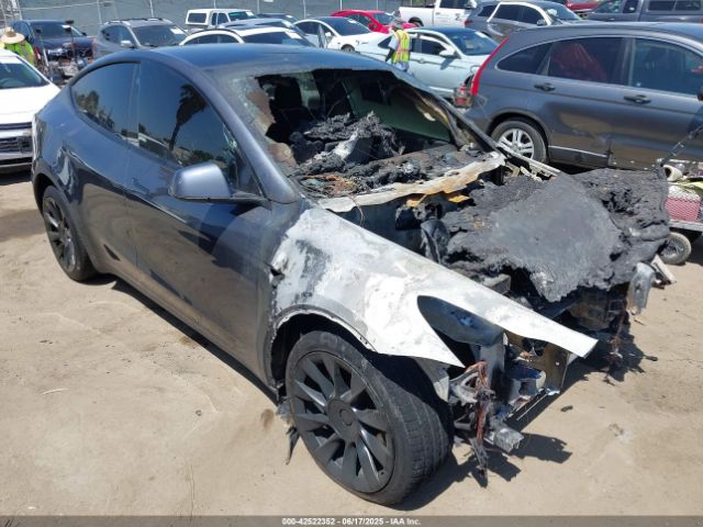 2022 TESLA MODEL Y 7SAYGDEE8NF511588