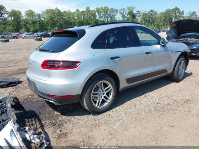 2018 PORSCHE MACAN WP1AA2A59JLB04041 Photo 3