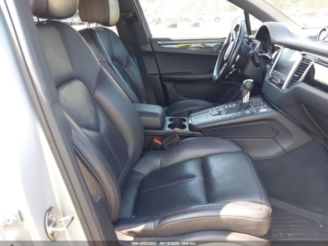 2018 PORSCHE MACAN WP1AA2A59JLB04041 Photo 4