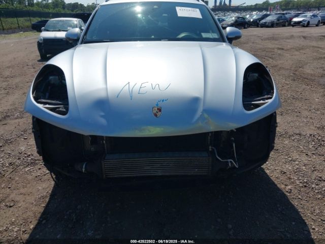 2018 PORSCHE MACAN WP1AA2A59JLB04041 Photo 5