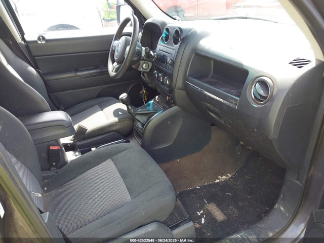 1C4NJRBB8ED751952 Jeep 2014