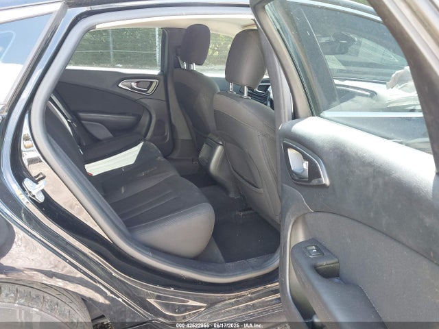 1C3CCCFB1GN189046 Chrysler 200