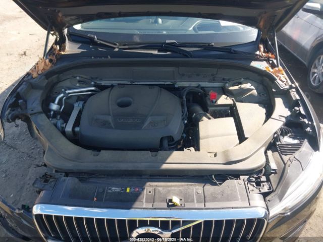 2019 VOLVO XC60 LYV102DL2KB184884 Photo 9