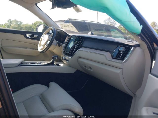 2019 VOLVO XC60 LYV102DL2KB184884 Photo 4