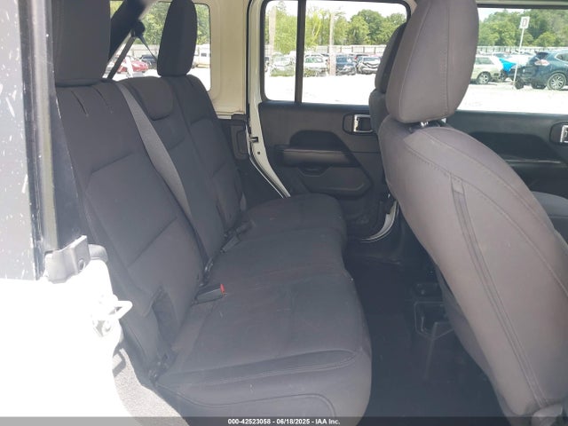 1C4HJXEG1JW233043 Jeep 2018