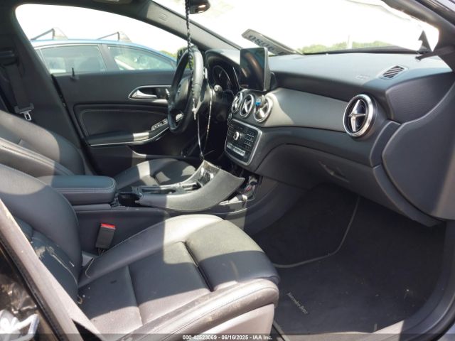 2019 MERCEDES-BENZ CLA 250 WDDSJ4GB7KN719777 Photo 4