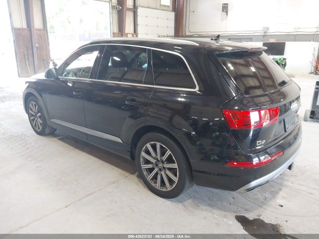 2019 AUDI Q7 WA1LAAF7XKD011730 Photo 2