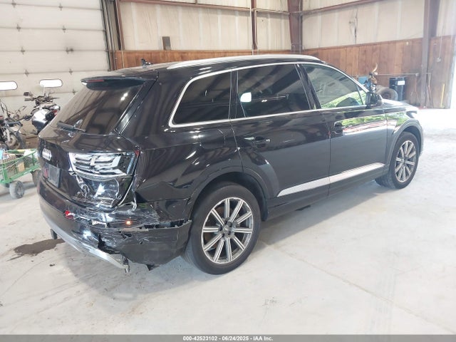 2019 AUDI Q7 WA1LAAF7XKD011730 Photo 3