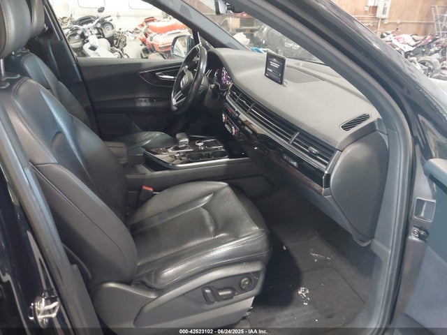 2019 AUDI Q7 WA1LAAF7XKD011730 Photo 4