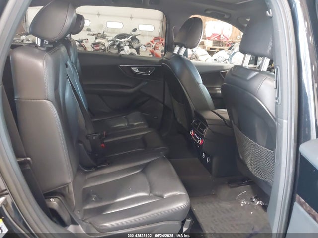 2019 AUDI Q7 WA1LAAF7XKD011730 Photo 7