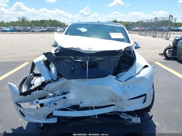 2025 TESLA MODEL Y 7SAYGDED6SA369726 Photo 5