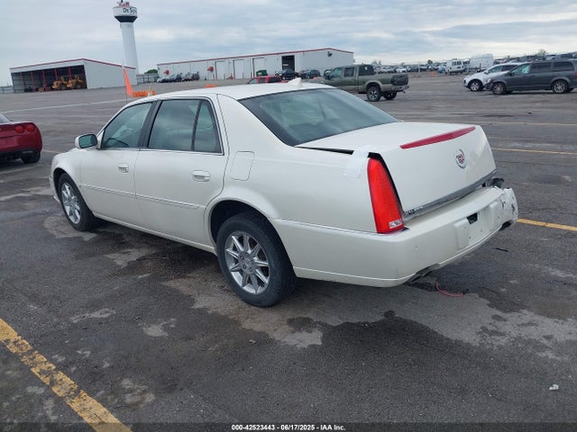 2010 CADILLAC DTS 1G6KD5EY9AU110745 Photo 2
