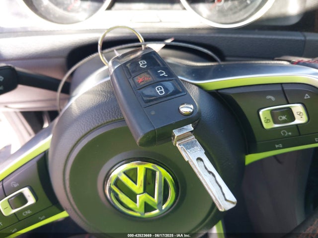 3VW5T7AU5GM036066 Volkswagen 2016
